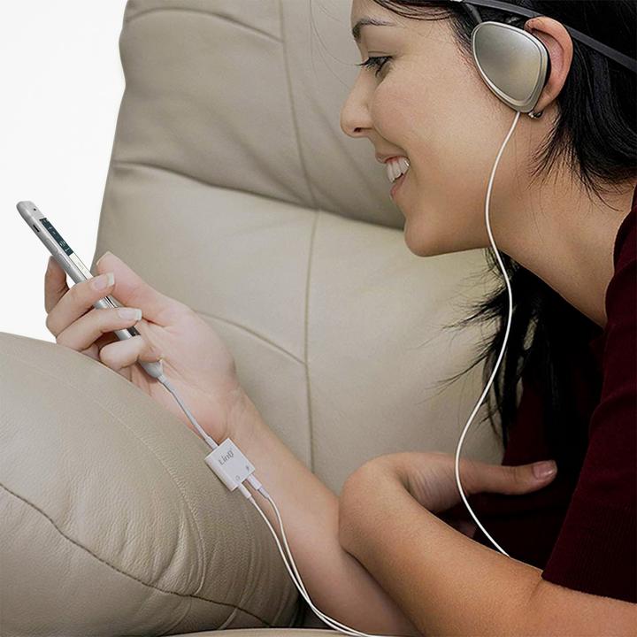 Actual product image LinQ Audio and charging adapter with 3.5mm jack /Lightning connector (Lightning, 3.5mm jack, Lightning)