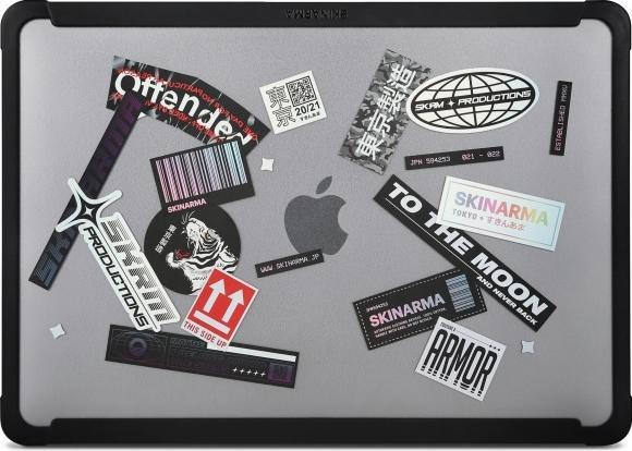 Actual product image Skinarma case Henko MacBook Pro 14" (2021-2023) frost clear (14", Apple)