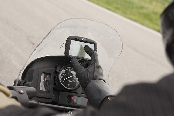 Produktbild Garmin zūmo 595LM Motorrad-Navi (5")