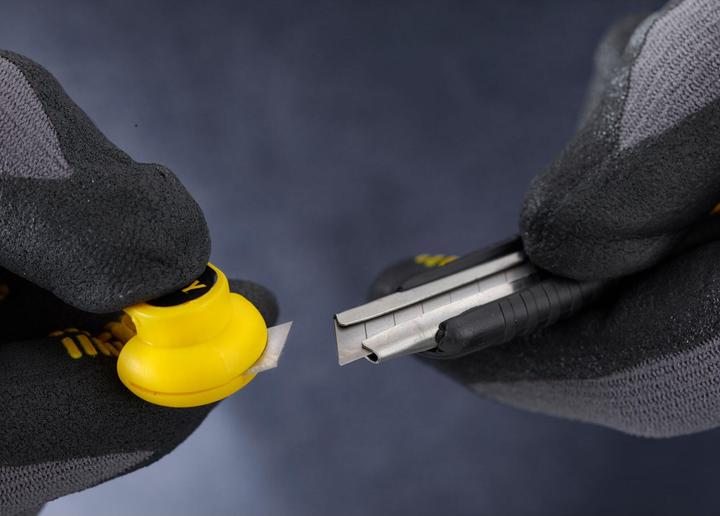 Immagine prodotto Stanley Coltello MPO 1-10-409 L.135mm L.9,5mm W.9mm (Taglierini)