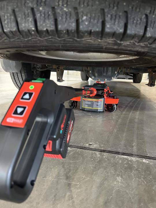 Actual product image KS Tools Hydraulischer Wagenheber 3 t Arbeitshöhe: 86 - 615 mm