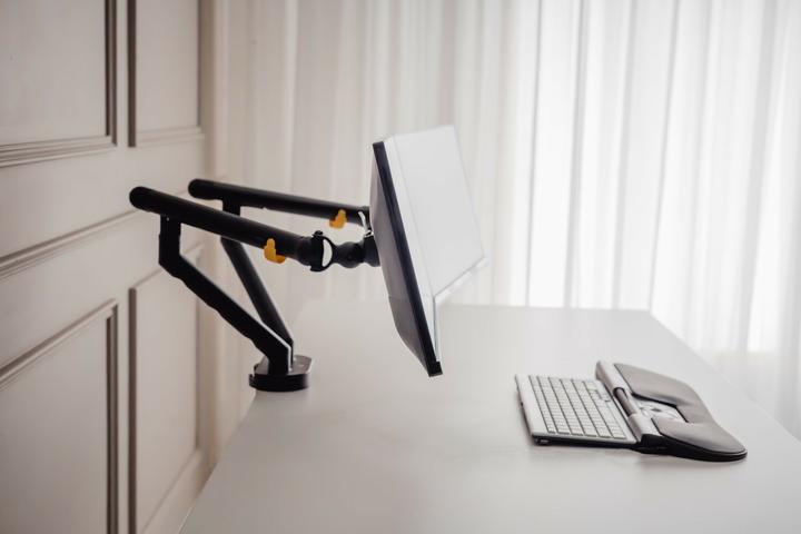 Actual product image Bakker Elkhuizen BNEBFDB BAKKER BE Flexible monitor arm (Table, 35", 20 kg)