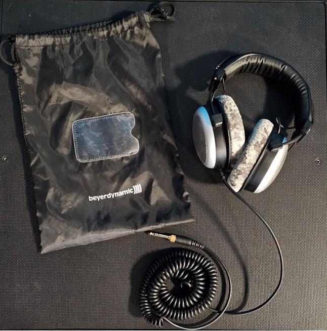 Produktbild Beyerdynamic Dt 880 Pro (keine Geräuschunterdrückung, Kabelgebunden)
