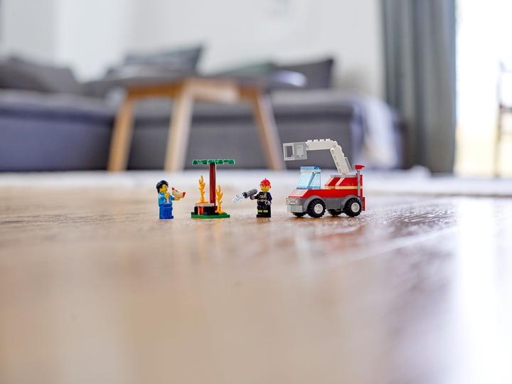 Produktbild LEGO Feuerwehr beim Grillfest (60212, LEGO City)