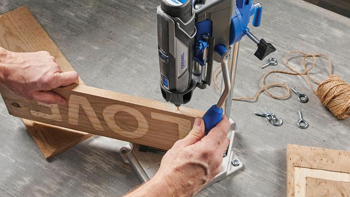 Image du produit Dremel 8240, 3 accessoires, 45 pièces y compris EZ Speed Clic