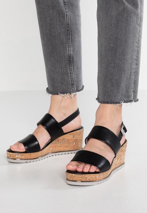 Actual product image Be Natural sandals (38)