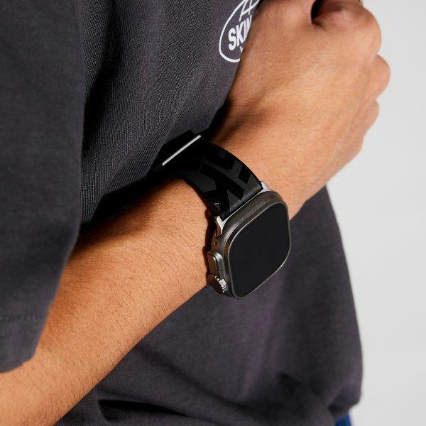 Actual product image Skinarma Band Spunk Apple Watch Ultra pewter green (Plastic, Silicone)