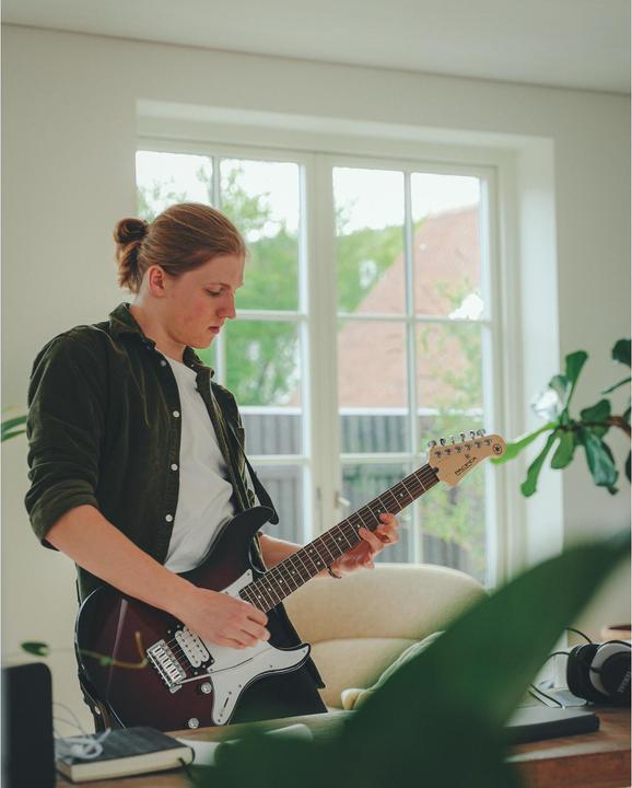Image du produit Yamaha E-Gitarre PACIFICA 112 V – Vintage White (Guitare électrique, Bois de rose, Aulne, Érable)