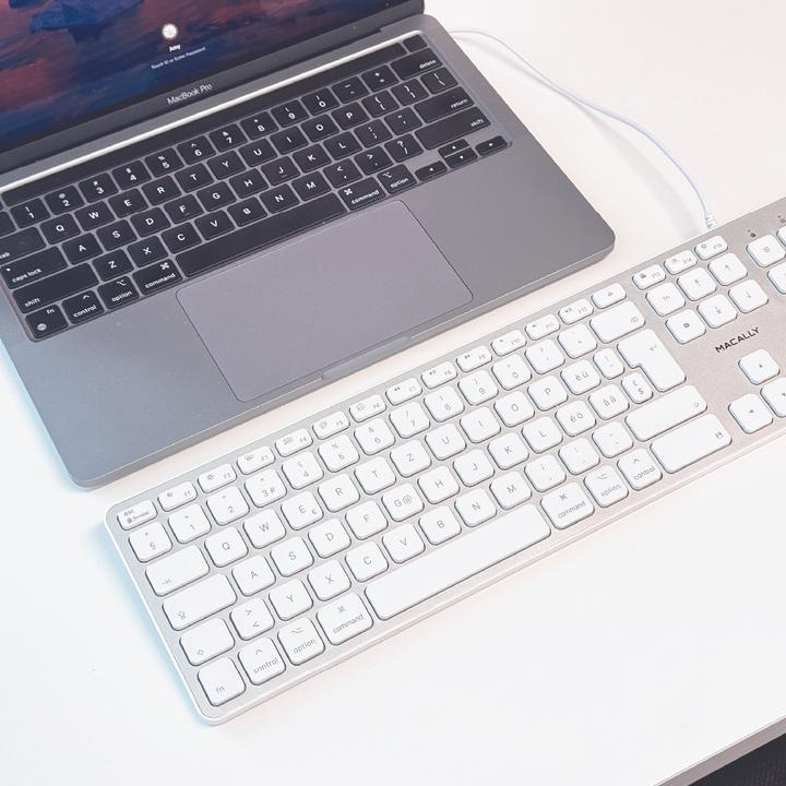 Macally UCZKEYHUB Tastatur mit CH Layout - Elegante - buy at Galaxus