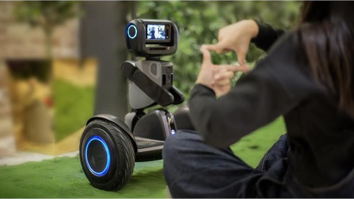 Actual product image Segway-Ninebot Loomo (18 km/h, 800 W)