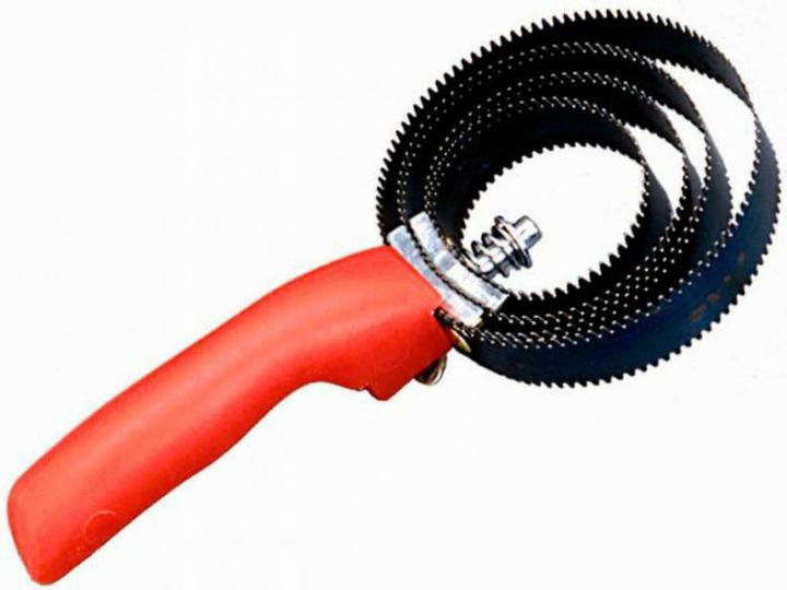 Actual product image Tattini Round metal Curry Comb with American handle