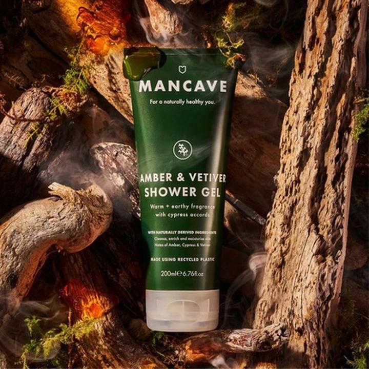 Produktbild ManCave Amber Vetiver Men's Shower Gel Body Wash mit natürlichen Inhaltsstoffen - Vegan (1000 ml)