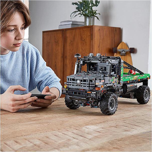 Image du produit LEGO Camion tout-terrain Mercedes-Benz Zetros (42129, LEGO Technic)