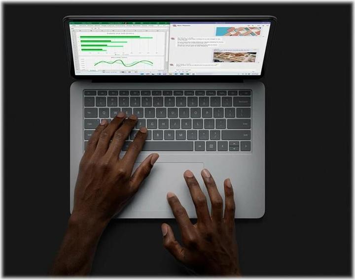 Produktbild Microsoft Surface Laptop Studio (14.40", 1000 GB, 32 GB, CH, Intel Core i7-11370H)