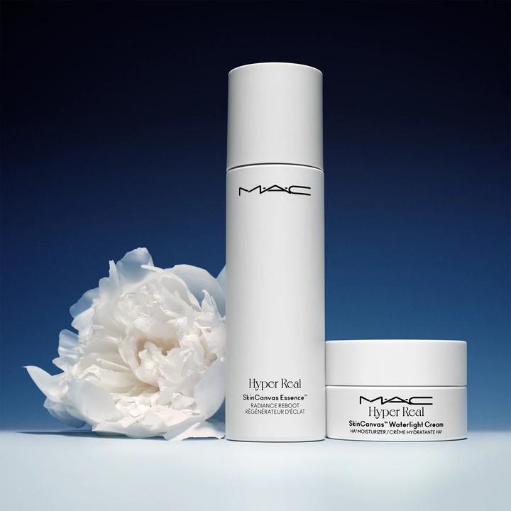 Produktbild MAC Cosmetics Hyper Real Skin Canvas Essence (150 ml)