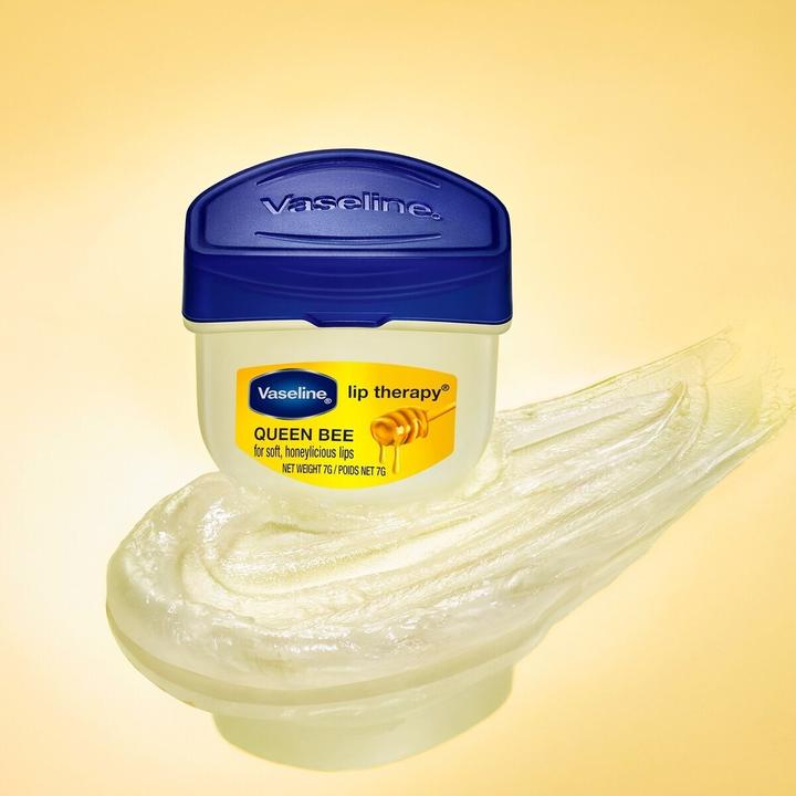 Actual product image Vaseline Queen Bee (Lip balm)