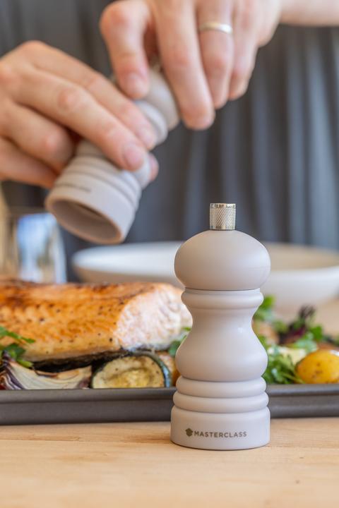 Actual product image Master Class Salt or Pepper Capstan Mill (Pepper, Salt)