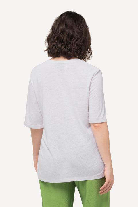 Image du produit Ulla Popken T-shirt à manches courtes et col V. Tissu texturé. Poche poitrine (58)