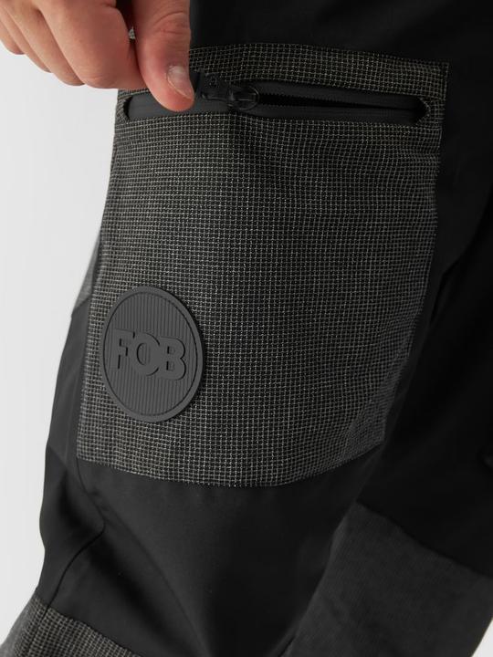 Actual product image 4F Snowboard Bib Trousers (XL)