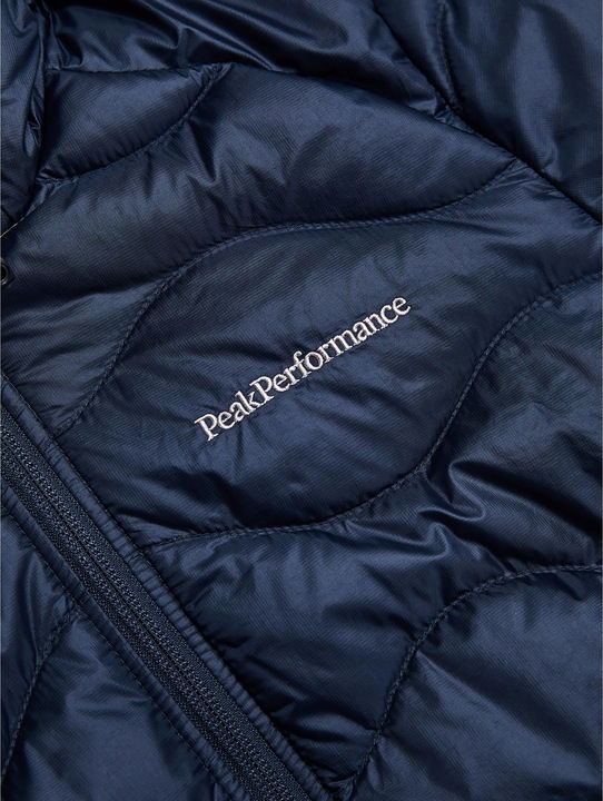 Actual product image Peak Performance Women's Helium Down Hood Jacket (XS)