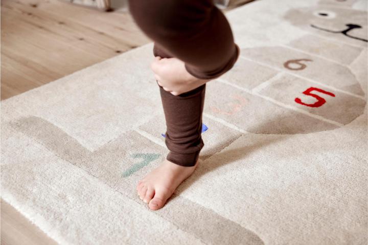 Image du produit OYOY Mini Tapis décoratif Rabbit Hopscotch Gris (75 x 180 cm)