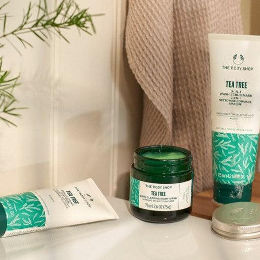 Image du produit The Body Shop Tea Tree 3-en-1 Nettoyant, Gommage et Masque pour le visage (125 ml)