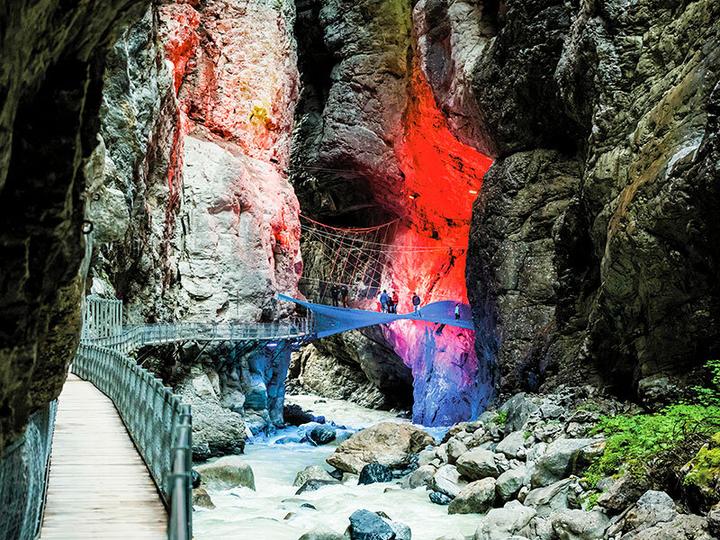 Immagine prodotto Smartbox Accesso al Glacier Canyon e al museo dei Cristaux (1 pers.)