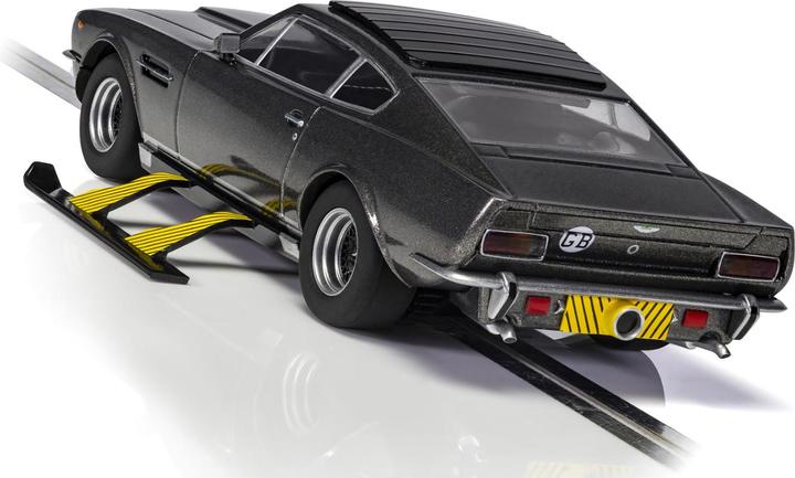 Produktbild Hornby James Bond Aston Martin V8 - The Living Daylights