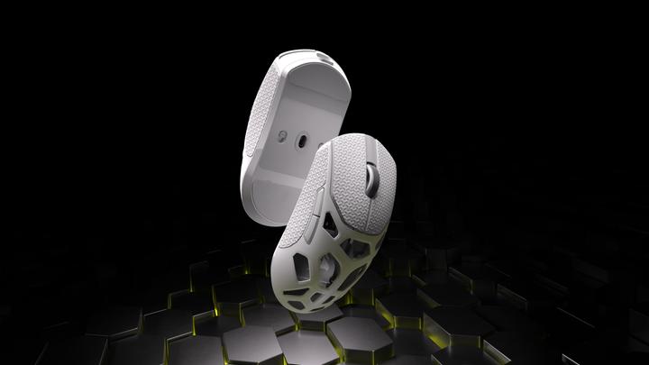 Actual product image Corsair Sabre V2 Pro MG Ultralight Wireless - Gaming Mus - Optisk - 6 knapper - Hvid (Cable, Wireless)