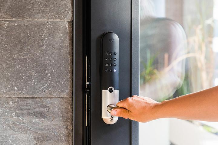 Produktbild Yale Doorman L3 -??lylukko, harjattu ter??s (Bluetooth, Elektronische Zahlenkombination)