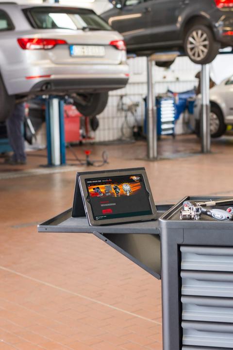 Actual product image Vigor Laptop table ∙ V6221