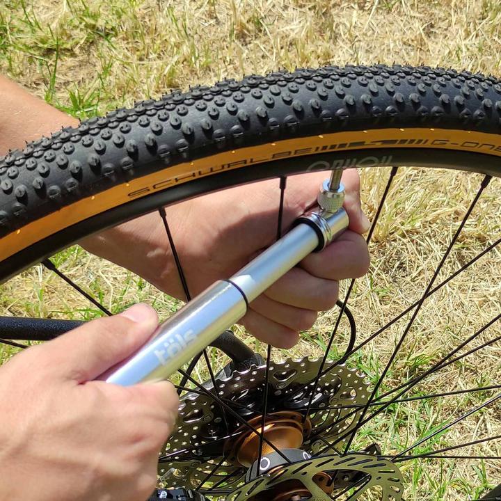 Image du produit Töls Pompe à main Aina, argent