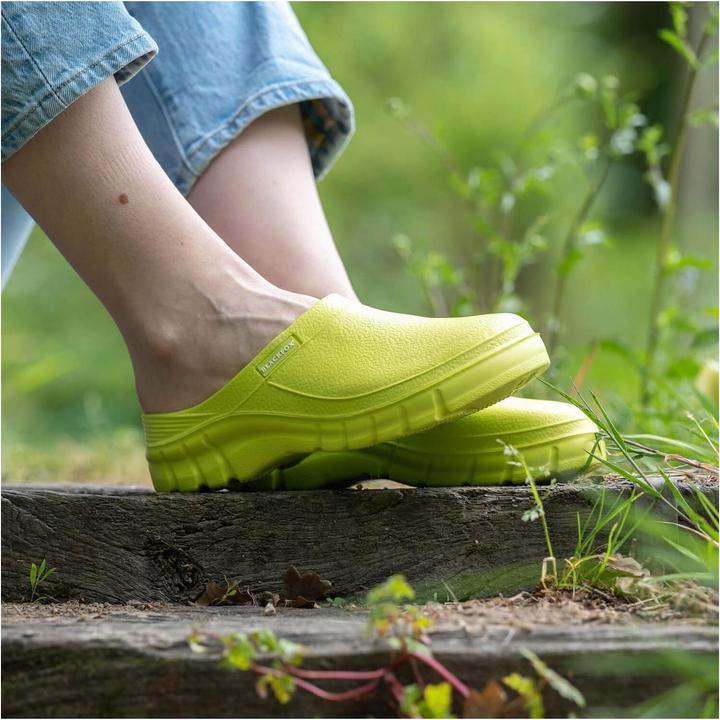 Produktbild AJS Blackfox Evasion Clogs (38)