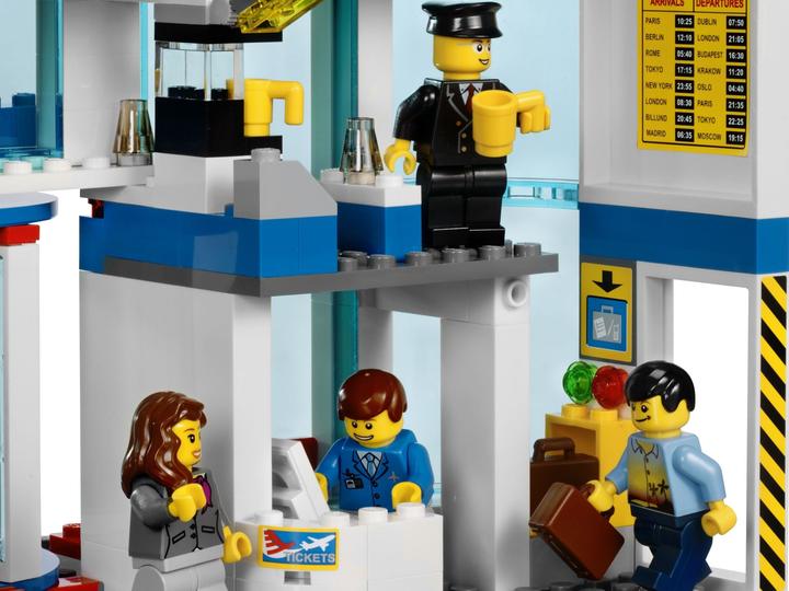 Immagine prodotto LEGO Grosser Flughafen (3182, LEGO City)