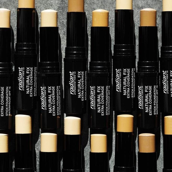 Produktbild Radiant Professional Natural Fix Extra Coverage Stick Foundation SPF 15 Paraben & Ölfrei Matte Fin (tawny)