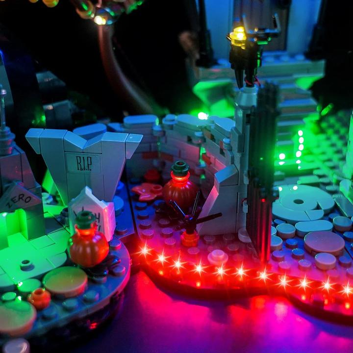 Actual product image BrickBling LED light set for LEGO Tim Burton's Disney film Nightmare Before Christmas (21351) incl. remote