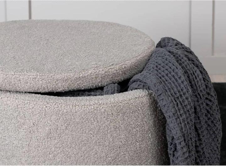 Actual product image Venture Home Jeffrey