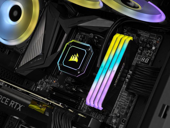 Productafbeelding Corsair Vengeance (4 x 32GB, 3600 MHz, DDR4 RAM, DIMM 288 pin)
