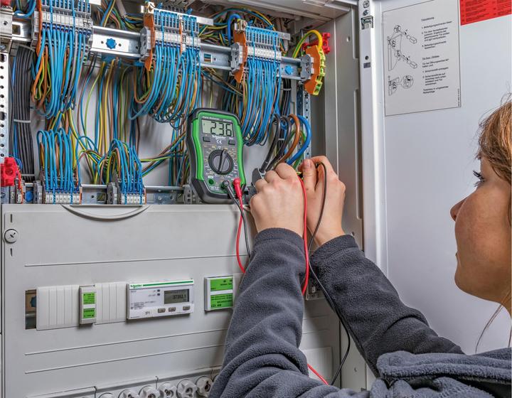 Actual product image Schneider IMT23222 (CAT III 600V)