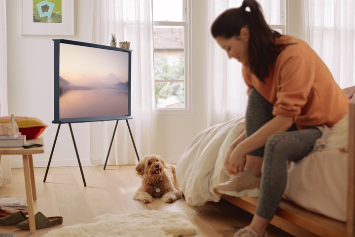 Produktbild Samsung The Serif QE55LS01RBU (55", QLED, 4K, 2019)
