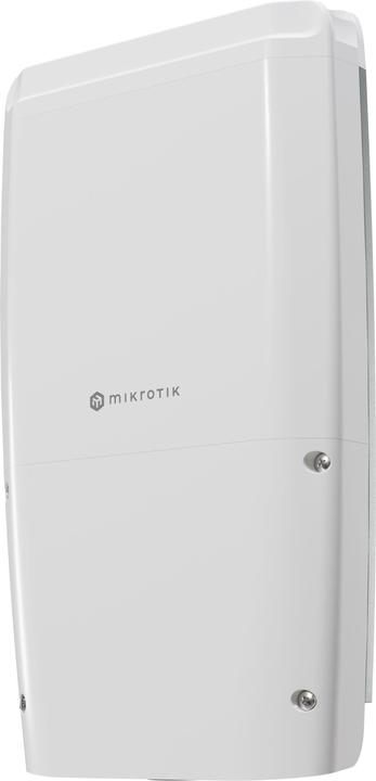 Produktbild MikroTik CRS504-4XQ-OUT network switch Managed L3 Fast Ethernet (10/100) Power over Ethernet (PoE) (4 Ports)