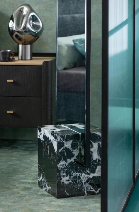 Actual product image Kare Design Standing mirror Hulda Black 46x180cm (46 x 180 cm)