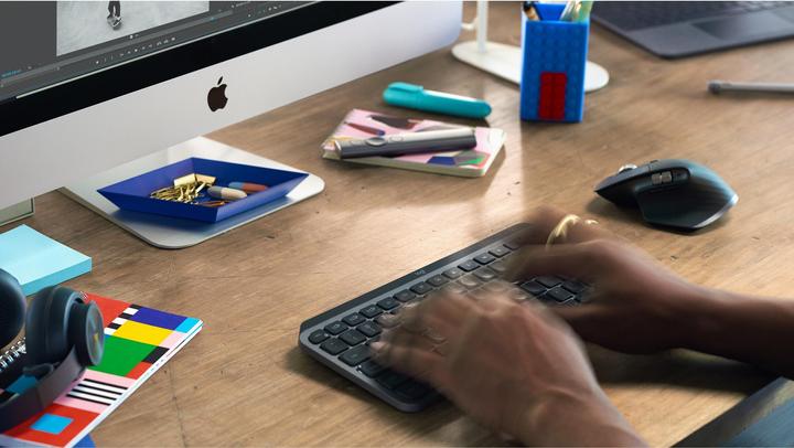Produktbild Logitech MX Keys Mini Minimalist Wireless Illuminated Keyboard Tastatur RF Wireless + Bluetooth QWER (IT, Kabellos)