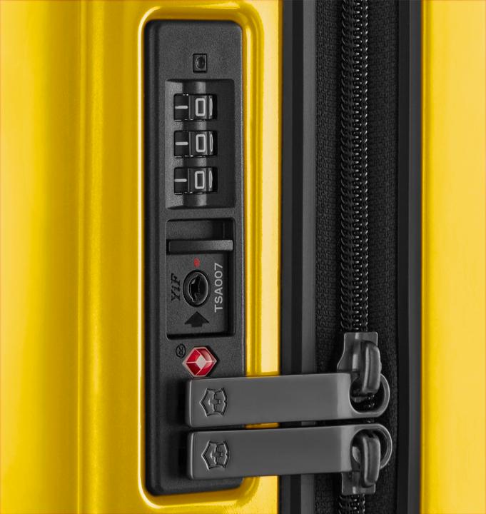 Actual product image Victorinox Airox, Medium Hardside Case, Gold Yellow (74 l, M (50 - 90l))
