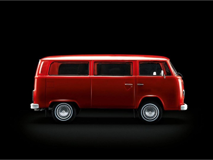 Actual product image Revell VW T2 Bus