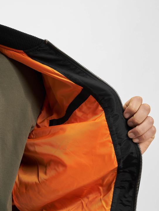 Actual product image Alpha Industries MA-1 TT (L)