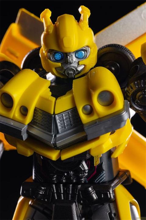 Actual product image Blokees Transformers Plastic Model Classic Class 02 Bumblebee 25 cm