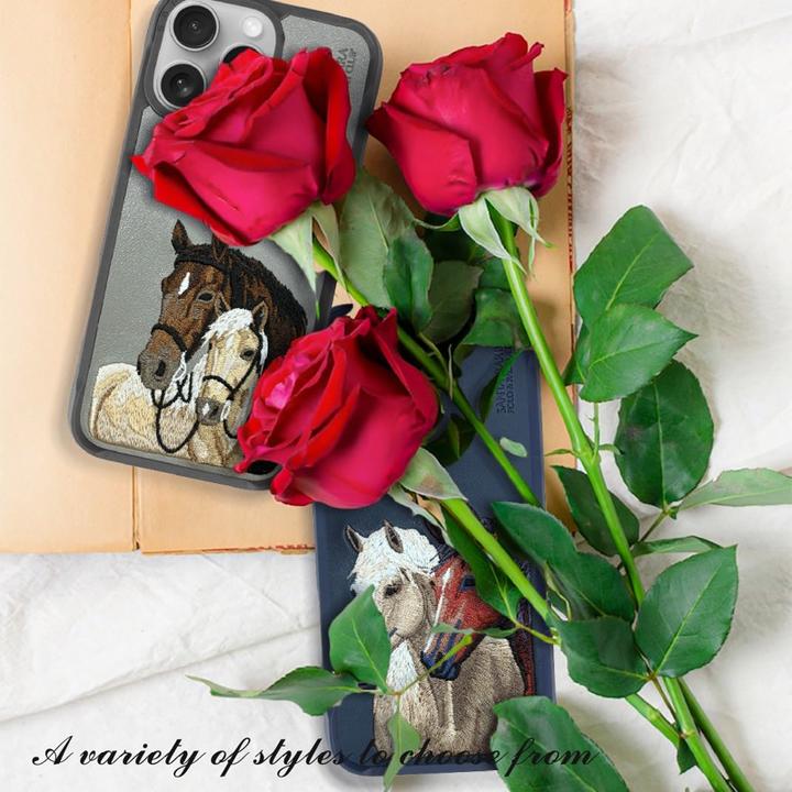 Actual product image Santa Barbara iPhone 16 Pro Max - Polo Isidore - Premium Hülle mit Pferd-Stickerei, Grau (Apple iPhone 16 Pro Max)