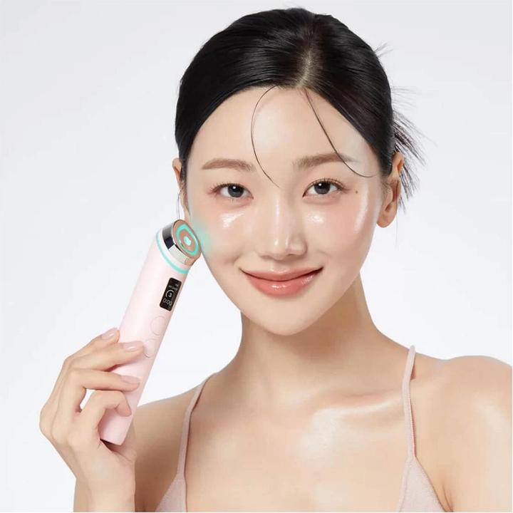 Actual product image Medicube Age-R Booster Pro