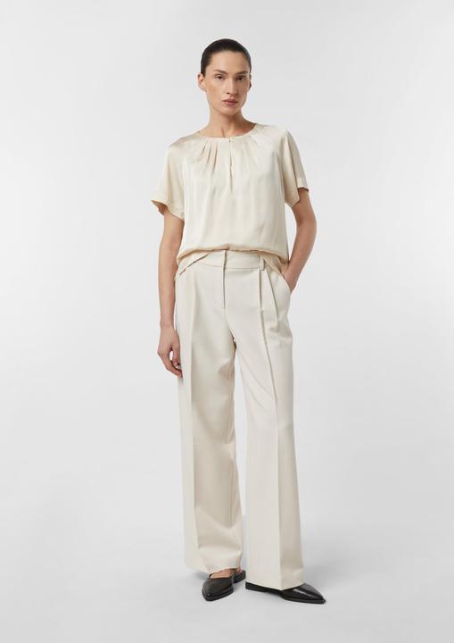 Produktbild Comma Bluse Feminine Kurzarmbluse mit Raglanärmeln und Raffung am Ausschnitt (44)